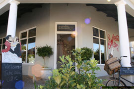 Chill out at Cafeen