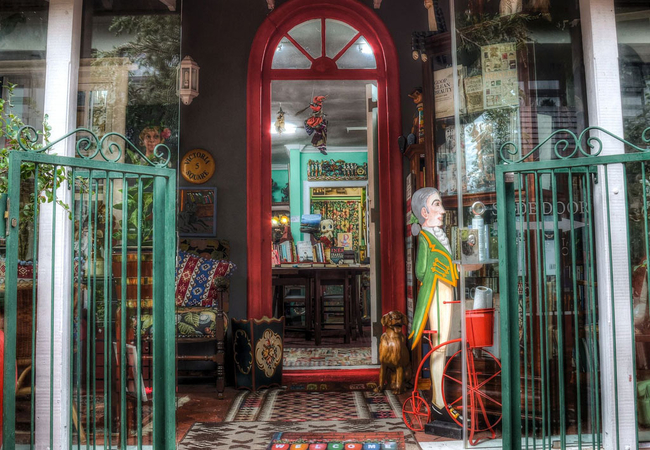 Hemingways Bookshop