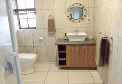 12 On Vaal Drive B&B