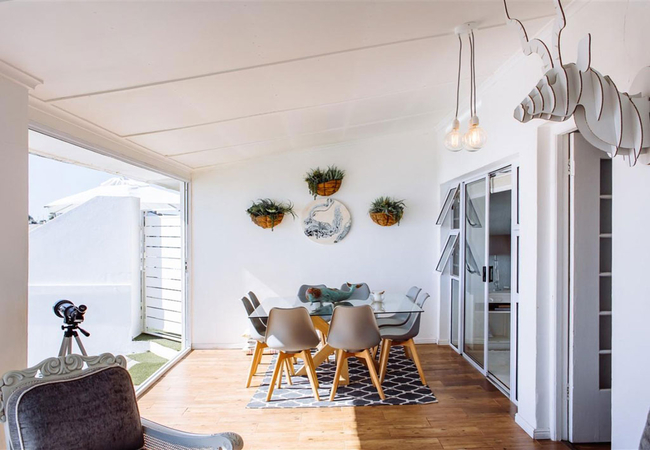 16 Mile View Apartment