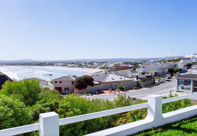 16 Mile View Apartment