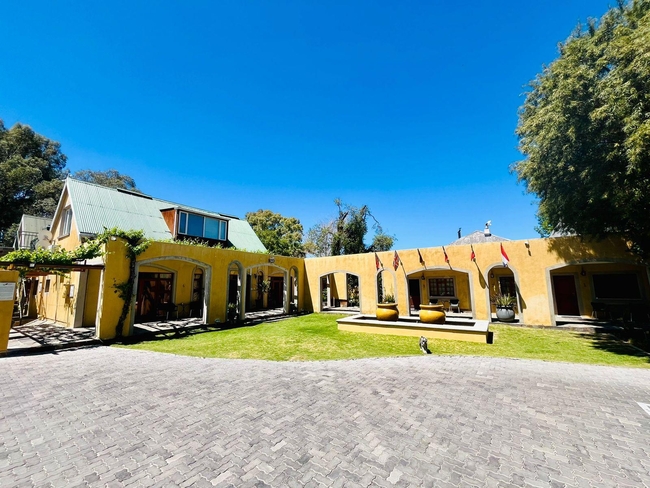 17 On Bird Guest House