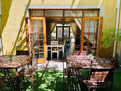 17 On Bird Guest House