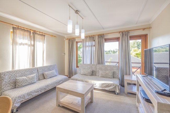 Flatlet lounge