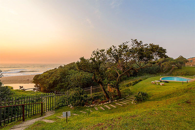 Direct Access from Complex on to Shelly Beach