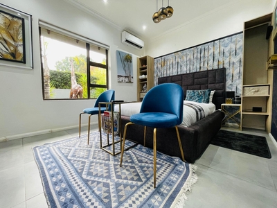 Queen Studio Apartment