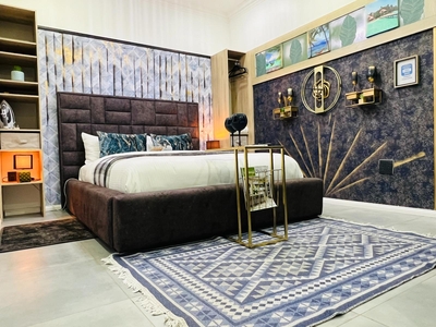 Queen Studio Apartment