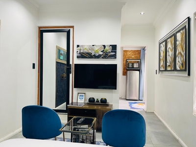 Queen Studio Apartment