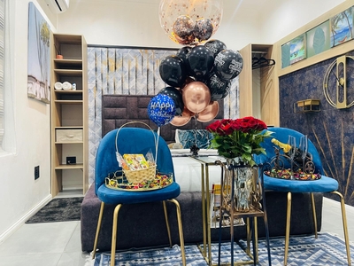 Queen Studio Apartment