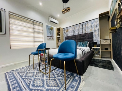 Queen Studio Apartment