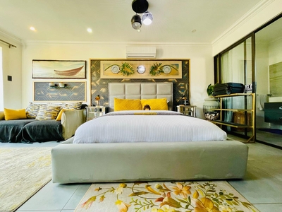 King Studio Apartment