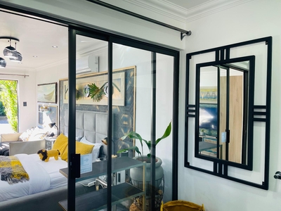 King Studio Apartment