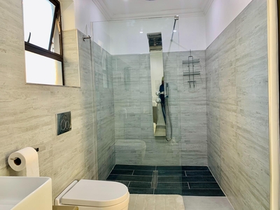 King Studio Apartment