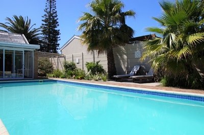 2Oceans Apartments