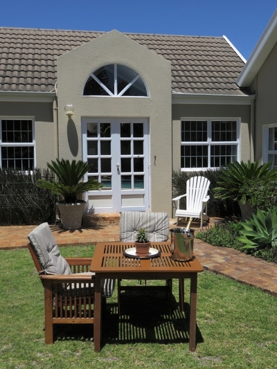 2Oceans Apartments