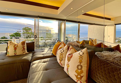 Clifton Beachfront Executive Apartment