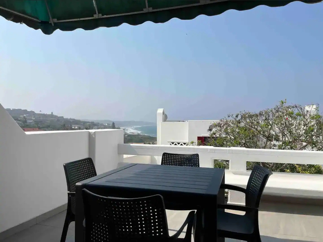 32 Thira Santorini Beach