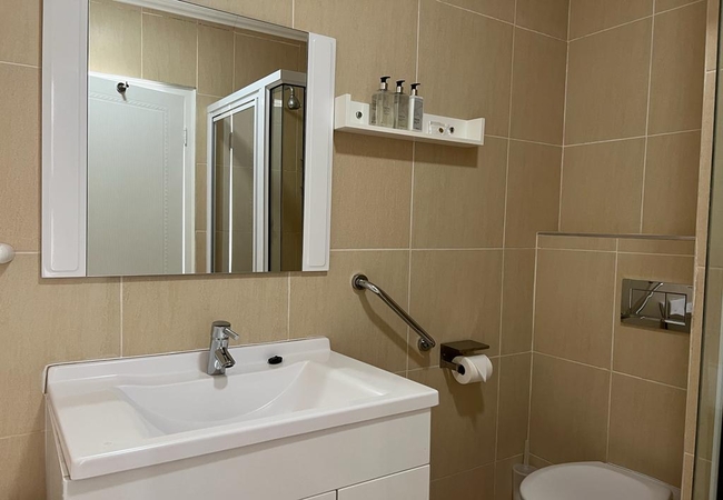 33 Degrees South - Flat 3