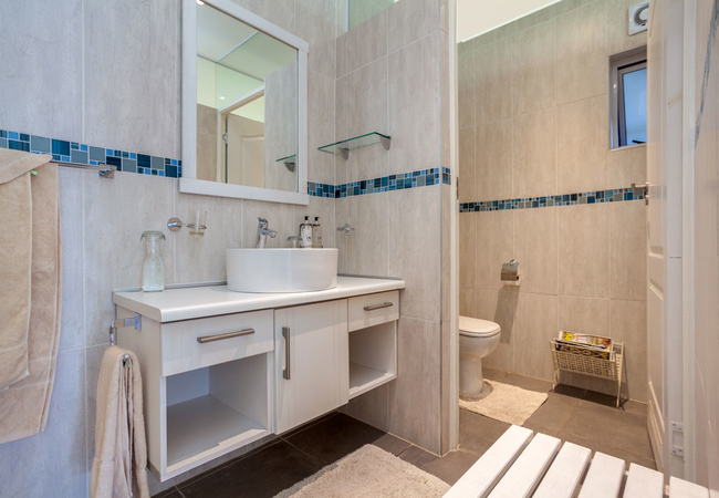 Maraschino\'s bathroom