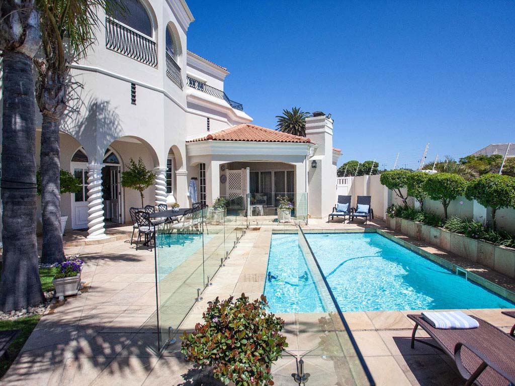 4 Boutique Beach House