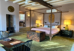 The Courtyard Suite