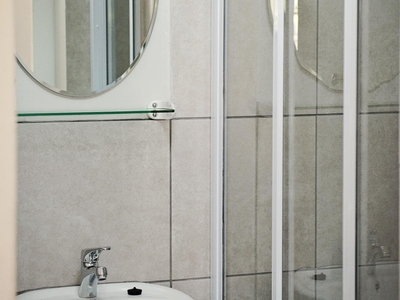 870 on Riverview Drive