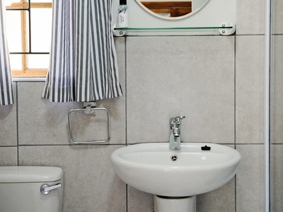 870 on Riverview Drive