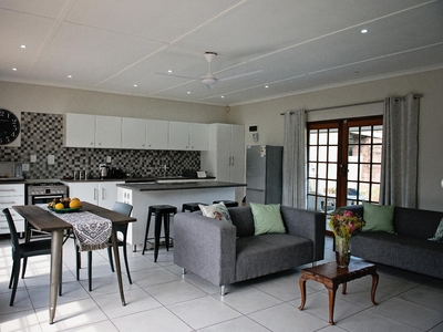 870 on Riverview Drive