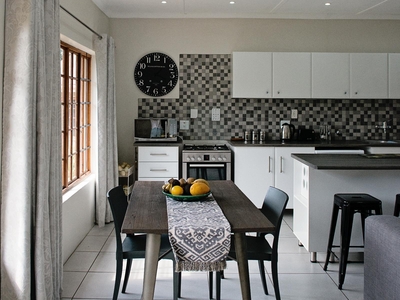 870 on Riverview Drive