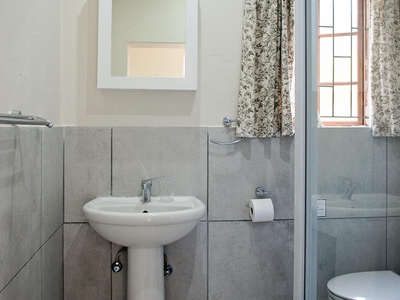 870 on Riverview Drive