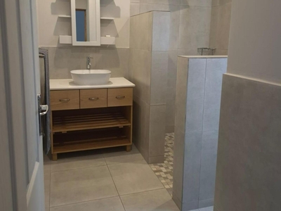 870 on Riverview Drive