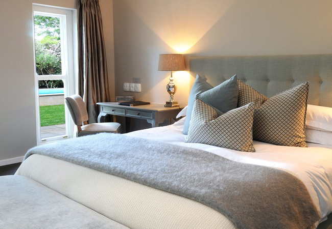 Downstairs Luxury Room with Bath