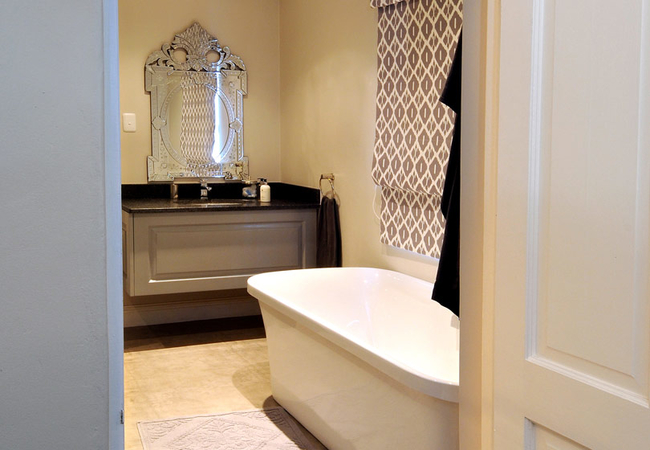 Downstairs Luxury Room with Bath