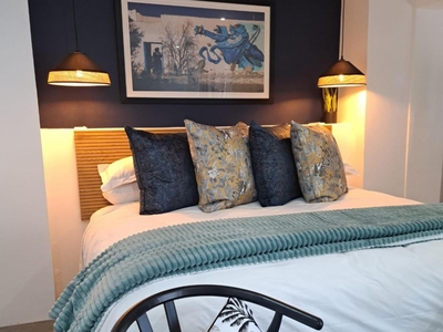 Deluxe Family Room 8 