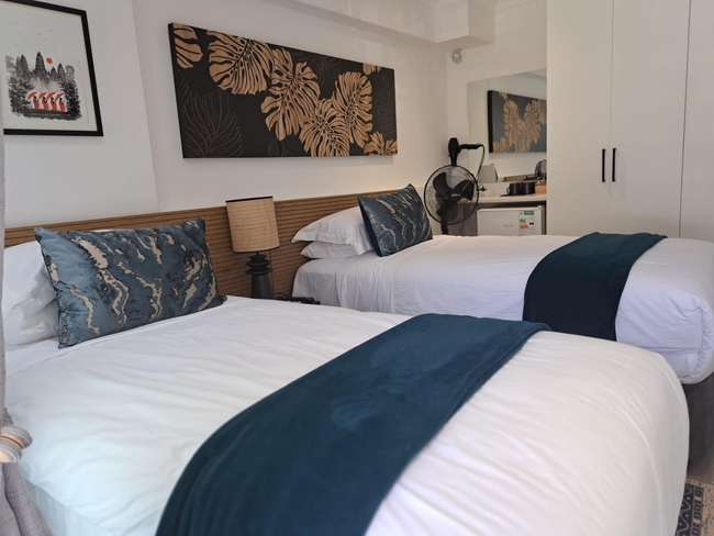 Deluxe Family Room 8 