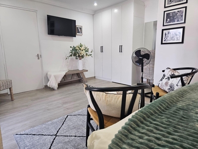 Deluxe Family Room 8 