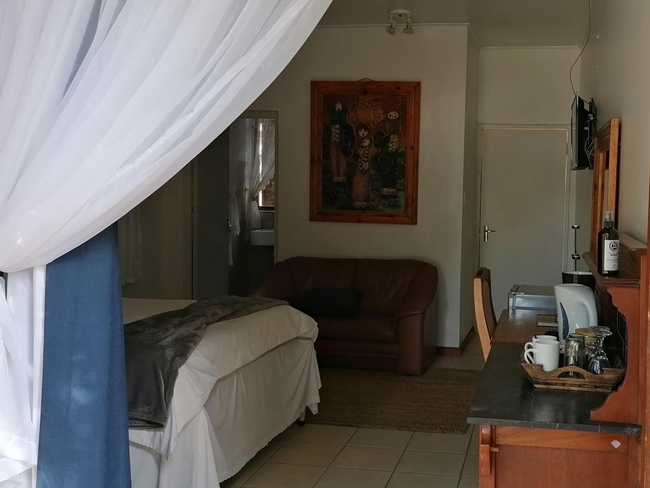 Room 2 - King or Twin Room