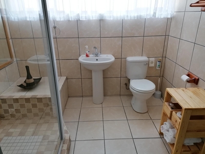 Room 6 - Queen Self Catering