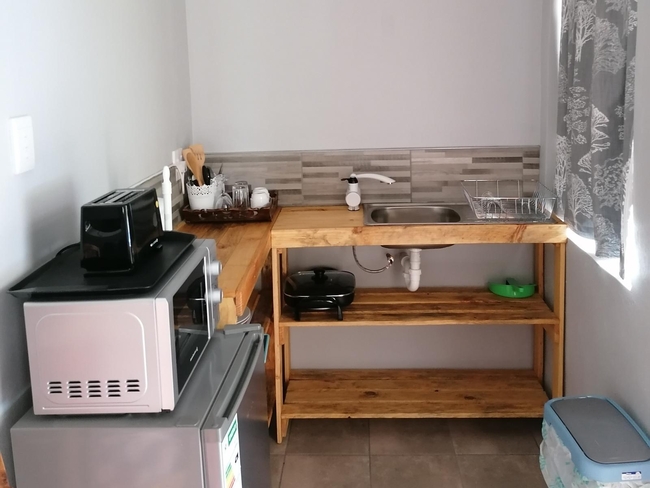 Room 6 - Queen Self Catering