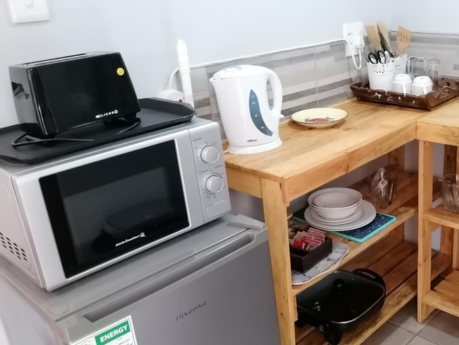 Room 6 - Queen Self Catering