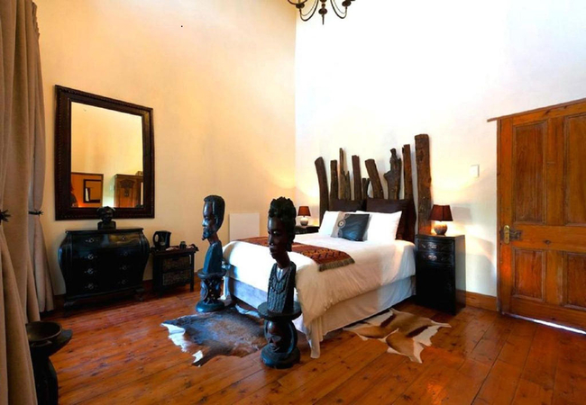 Luxury Queen Room - Zebra Lodge
