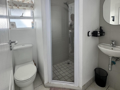 Adrift Guesthouse