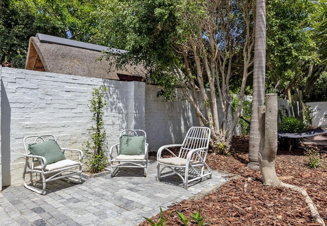 DeLuxe King Apartment Buffalo