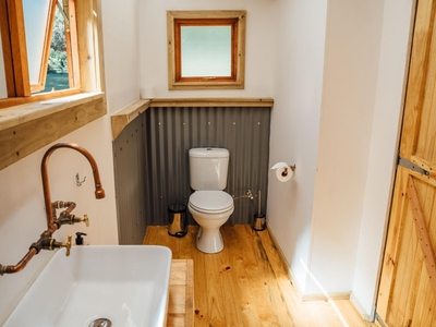 Classic Glamping Tent (Hot Tub)