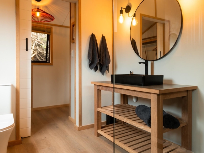 Premium Glamping Tent (Hot Tub)