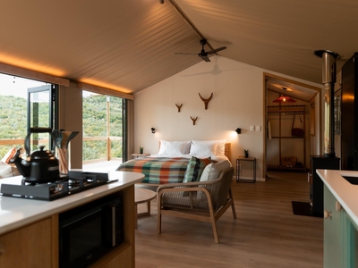 Premium Glamping Tent (Hot Tub)