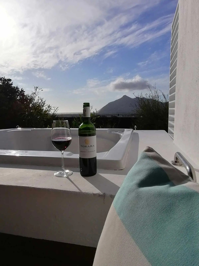 Courtyard Suite with Outdoor Spa Bath