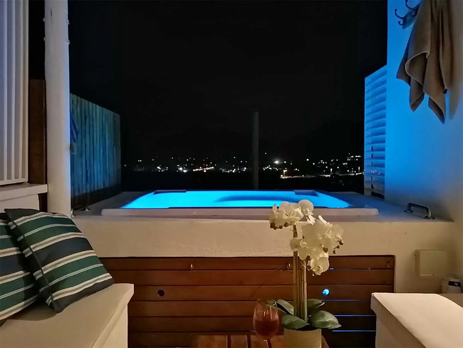 Courtyard Suite with Outdoor Spa Bath