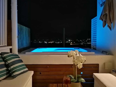 Courtyard Suite with Outdoor Spa Bath