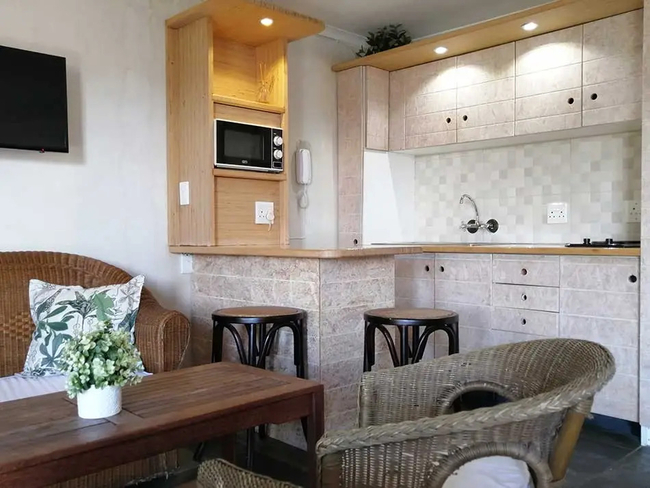 Garden Studio with Outdoor Shower
